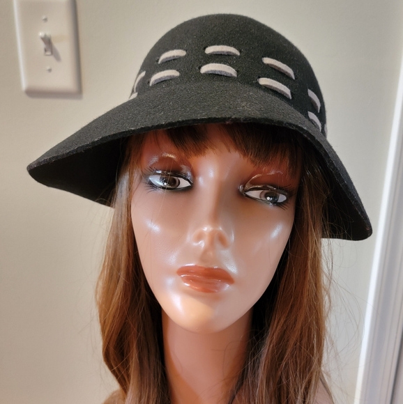 Adora Black Wool Cloche Hat OSFM‎ - Picture 1 of 11